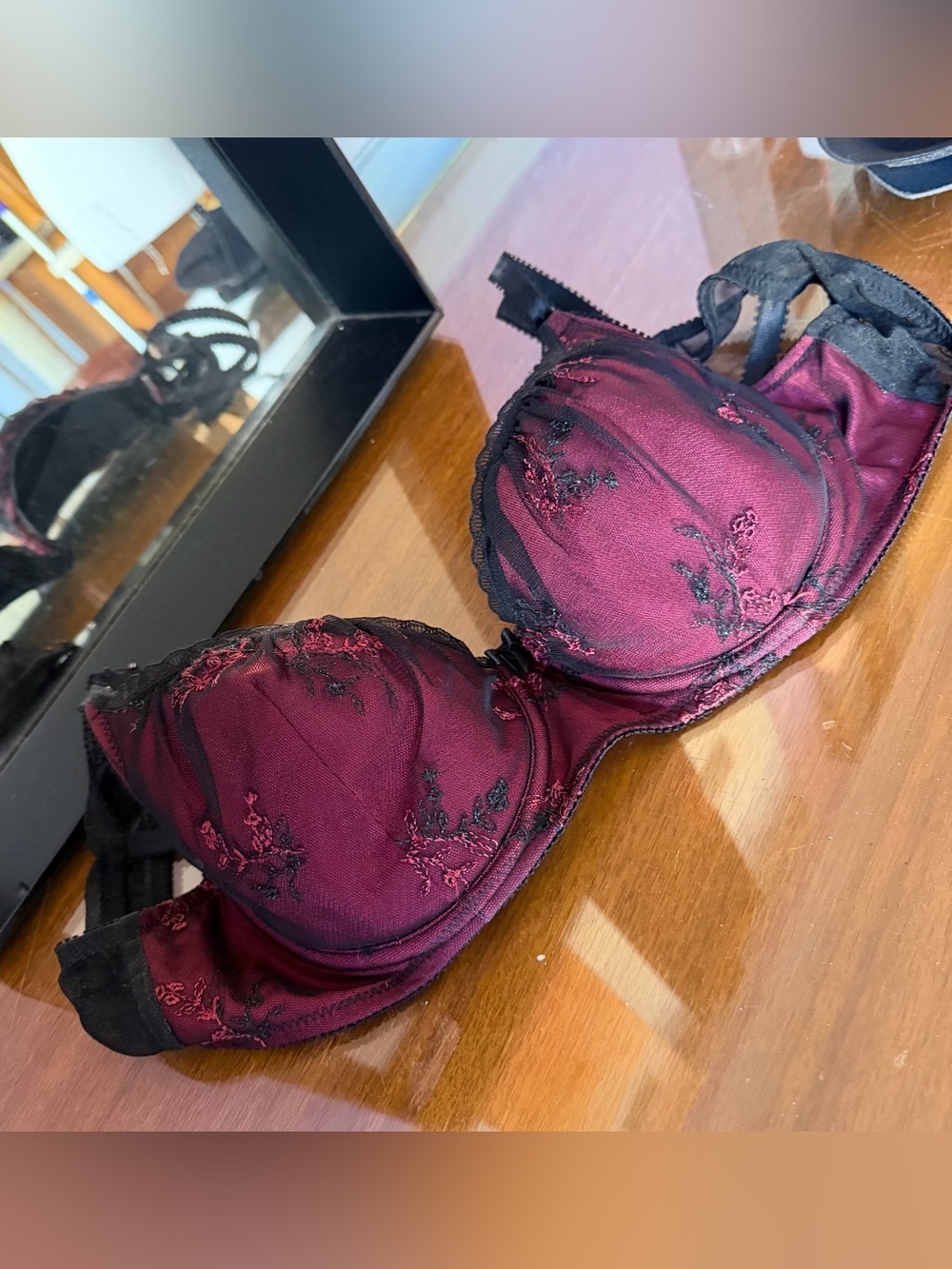 Victoria’s Secret Women's Burgundy and Black Lace Bra